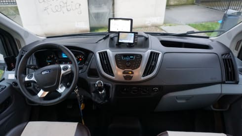 4p Chausson Semi-Integrated 