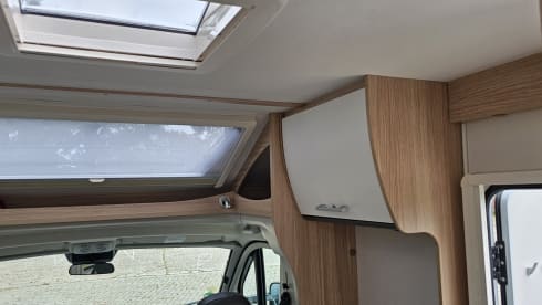 Beautiful Sunlight T68 Adventure Edition AUTOMATIC with spacious single beds.