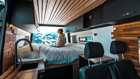 4p Mercedes-Benz bus from 2019