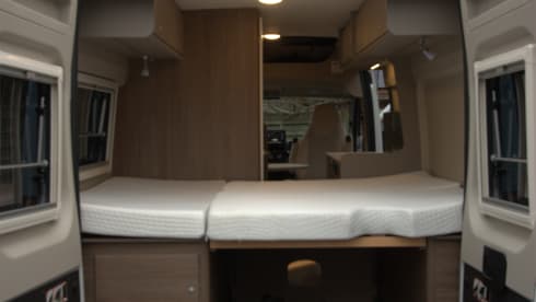 4p Carado bus uit 2023