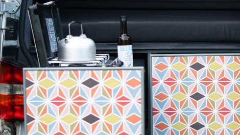 Romper Swamper – Volkswagen campervan met 2 slaapplaatsen uit 2006