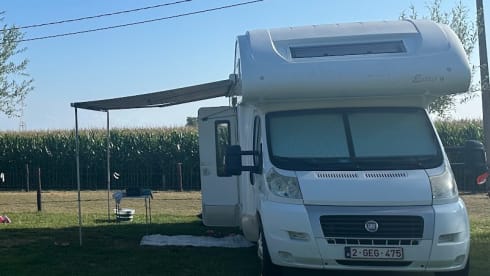 5p - Gezellige familiemobilhome met stabelbed. 