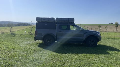 Bluey – 4p Ford Raptor rooftop from 2020