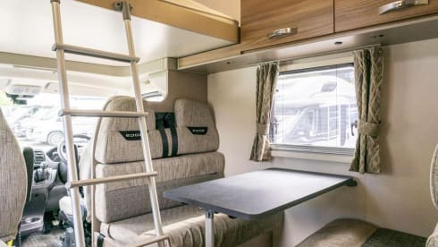Swifty – Swift semi-integrale camper met 6 slaapplaatsen vanaf 2023