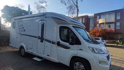 2p Hymer cl 588 semi-integrated from 2014