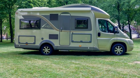 4p Bürstner ixeo 664 half integraal 2013 /airco/cruisecontrol/Hefbed