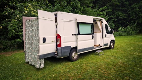 O!vanLife – Tasteful campervan conversion for those seeking peace and quiet