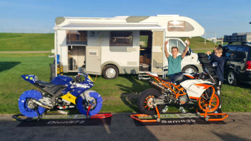 Home #72 – 6p family Knaus sun traveler with alcove.