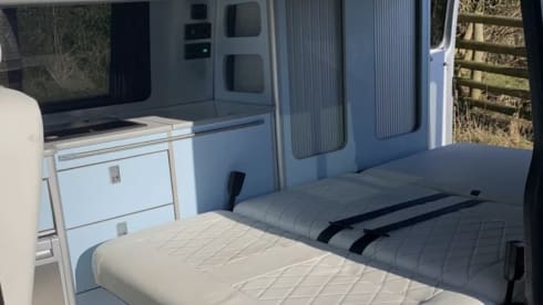 Iris – 4 Berth VW T5 Camper