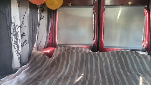 2 pers. kampeerbus – 2p Ford campervan from 2003