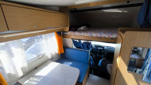 Mycamper – 6-seater attic camper with air conditioning