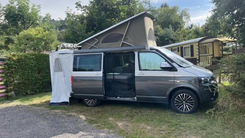 4p Volkswagen campervan uit 2012