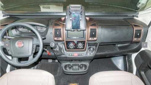 Horvathshouseonwheels – LUXURY Family Motorhome with 5 full sleeping places!