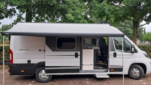 4p Citroën bus uit 2024. ELIOS FAMILY VAN 63