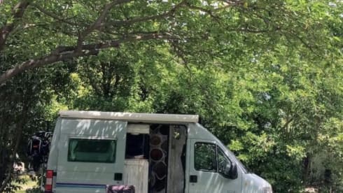 Billie – 2p Peugeot bus from 2000