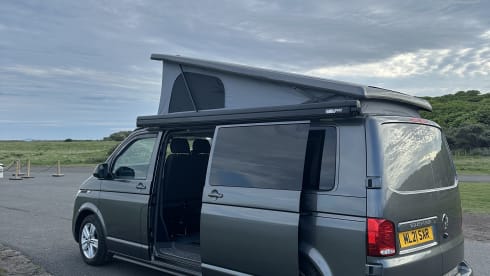 Graycie – 4 berth Volkswagen campervan from 2021
