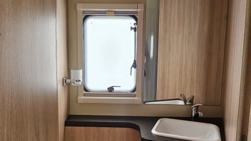 Leuke en gezellige camper – 5p Giottiline semi-integrated uit 2021
