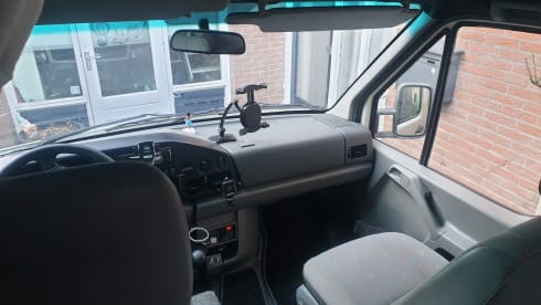 Jazzy – Volkswagen LT35 campervan from 2004, for 2 people