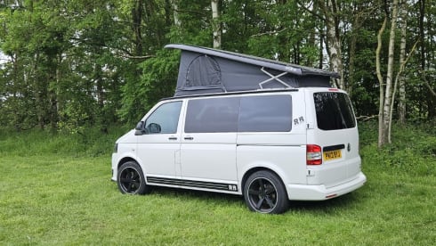 Pauletta – 4 berth Volkswagen campervan from 2013