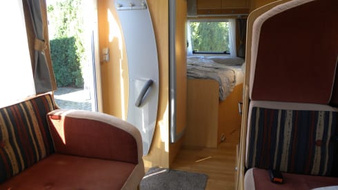 Spacious and complete camper for a nice price