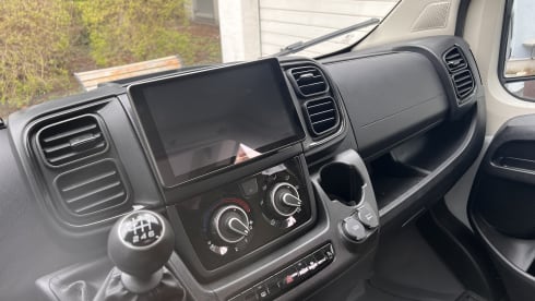 KAMS348 – Chausson First Line V594