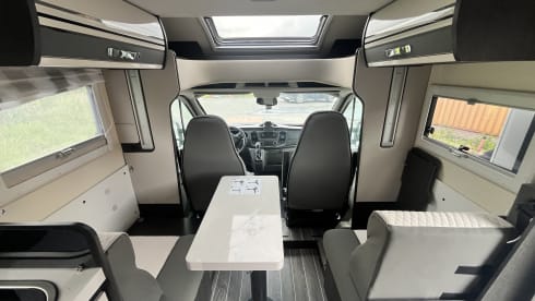 Luxury 4p camper for a great experience