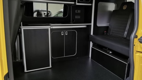 Bee – Meet Bee - VW CamperVan T6