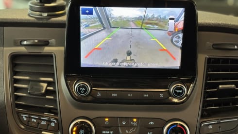 Campervan Bürstner per 4 persone, modello 2022.