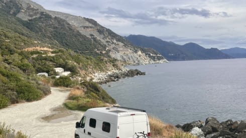 Rocky  – 2p Peugeot bus uit 2012