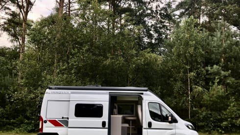 LMC Innovan 600 – Sturdy camper van with panoramic roof from 2022