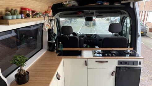 Mooi omgebouwde bus voor twee personen!