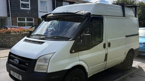 Bingwu – 2 berth Ford campervan from 2007