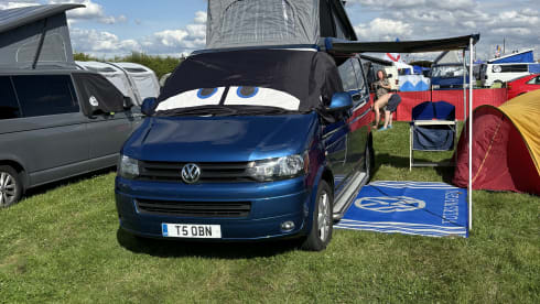 Cookie – 4 berth blue Volkswagen campervan cookie