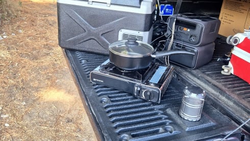 FORD RANGER 2 ROOFTOP TENT – Ford Ranger Wildtrack Auto (2 roof-top tents, ideal for up to 5 people)