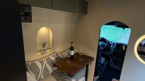 2p Volkswagen campervan uit 2013