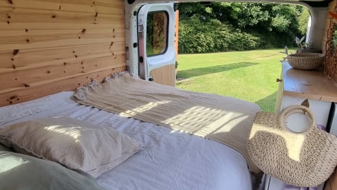 Molly – Beautifully converted Off-grid Campervan