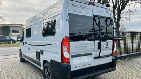 Jean-Pierre – Explore Europe in Comfort: Your Fiat Font Vendôme Adventure Awaits. 