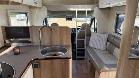Terry  – All New 6 Birth Touring Motorhome 