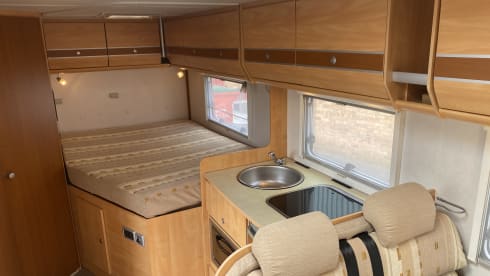 Camping-car Peugeot semi-intégré 4 couchages de 2013