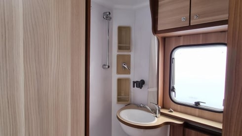 Maatje  – 2p McLouis semi-integrated uit 2011
