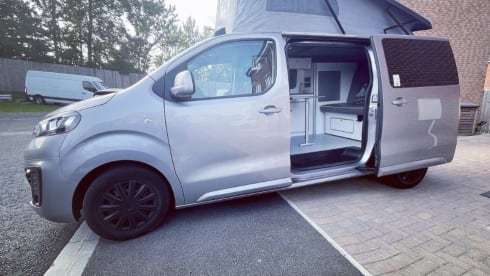 4-Bett-Anderer Campervan aus 2020