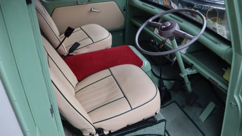 Moggie – 1963 Morris J2 Vintage 4 berth Campervan