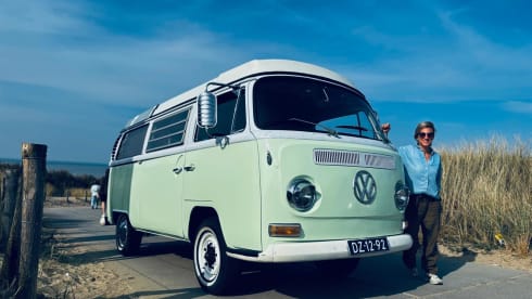Joop – Volkswagen T2A Westfalia campervan from 1969