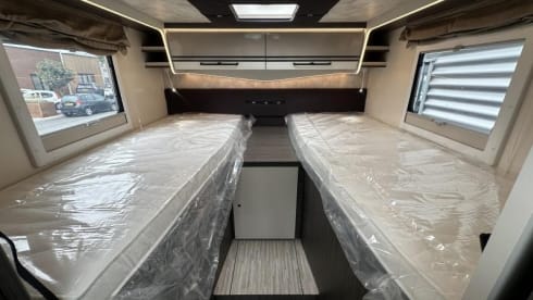 5p McLouis 873 integral pure luxury and adventure on wheels!