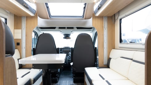 NXD – AutoRoller 707 Large Living Area Layout 4 Person 