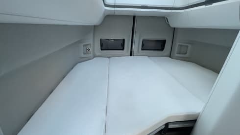 California Dreamer – VW Grand California for the adventurous family! (Vending machine)