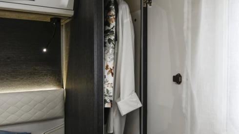 L2R – Adventure 2-4 berth, free WiFi & insurance 
