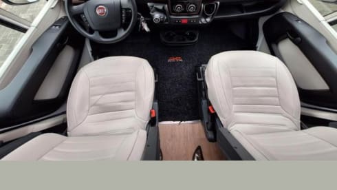 5 peroons familie camper – 5p Fiat integrated uit 2017