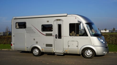 Betrouwbare en ruime Hymer camper voor 4 personen 