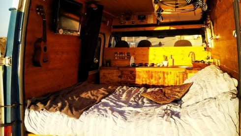 Squeak 🐰 – Compact surf camper!!